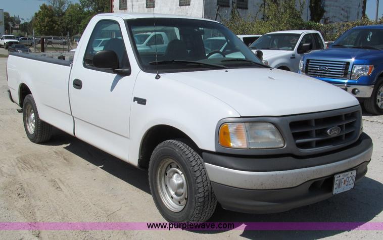 image for item E2134 2000 Ford F150 pickup truck