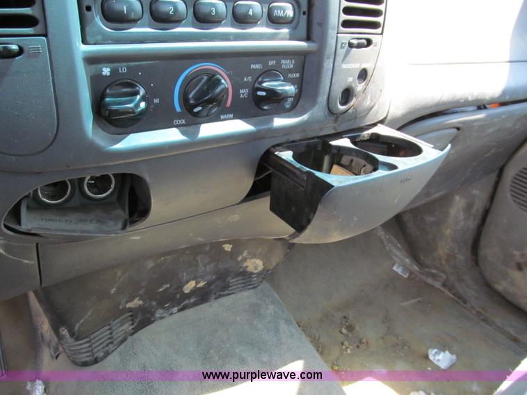 image for item E2134 2000 Ford F150 pickup truck