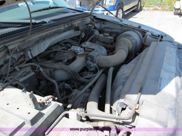 image for item E2134 2000 Ford F150 pickup truck