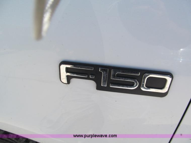 image for item E2134 2000 Ford F150 pickup truck