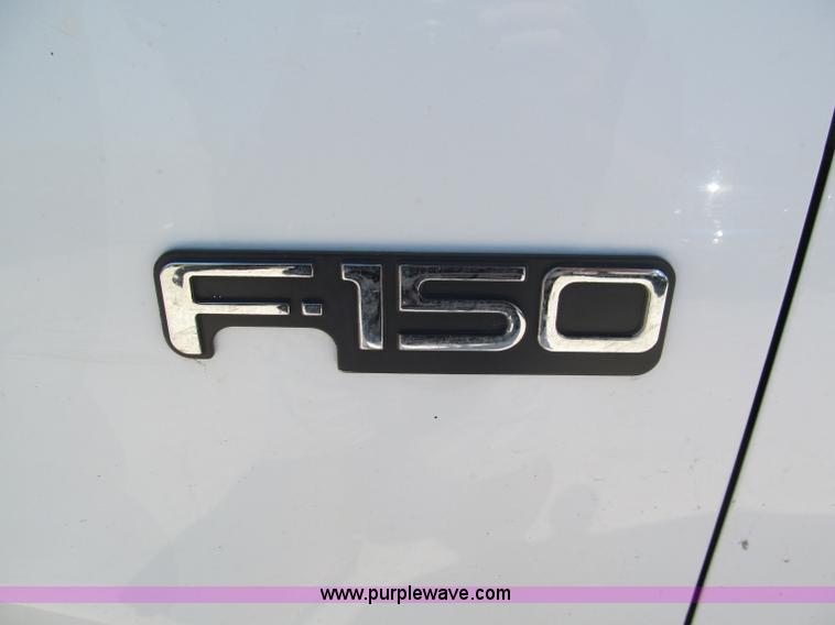 image for item E2134 2000 Ford F150 pickup truck