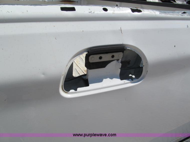 image for item E2134 2000 Ford F150 pickup truck