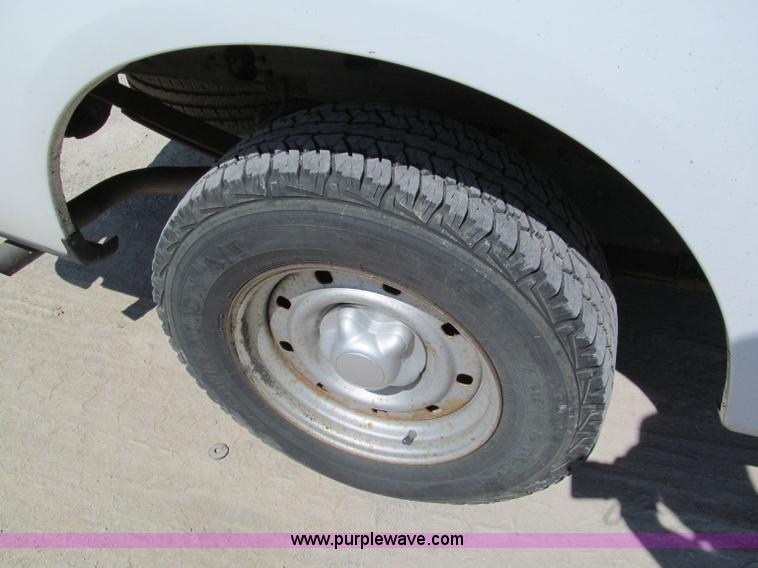 image for item E2134 2000 Ford F150 pickup truck