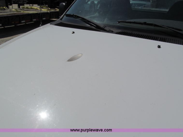 image for item E2134 2000 Ford F150 pickup truck