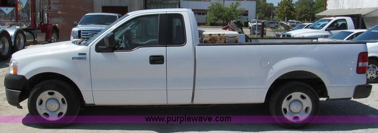 image for item E2135 2005 Ford F150 XL pickup truck