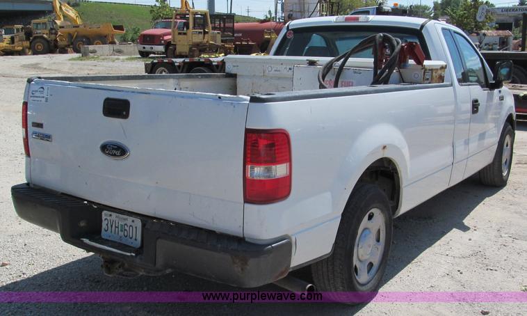 image for item E2135 2005 Ford F150 XL pickup truck