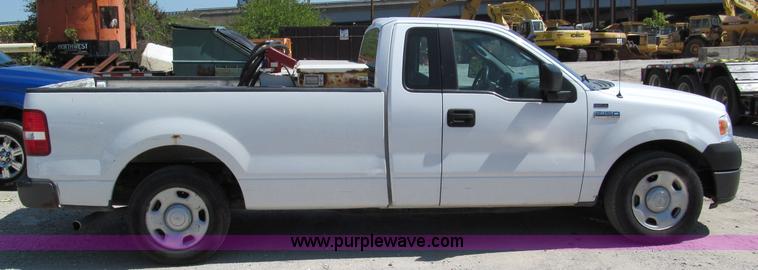 image for item E2135 2005 Ford F150 XL pickup truck