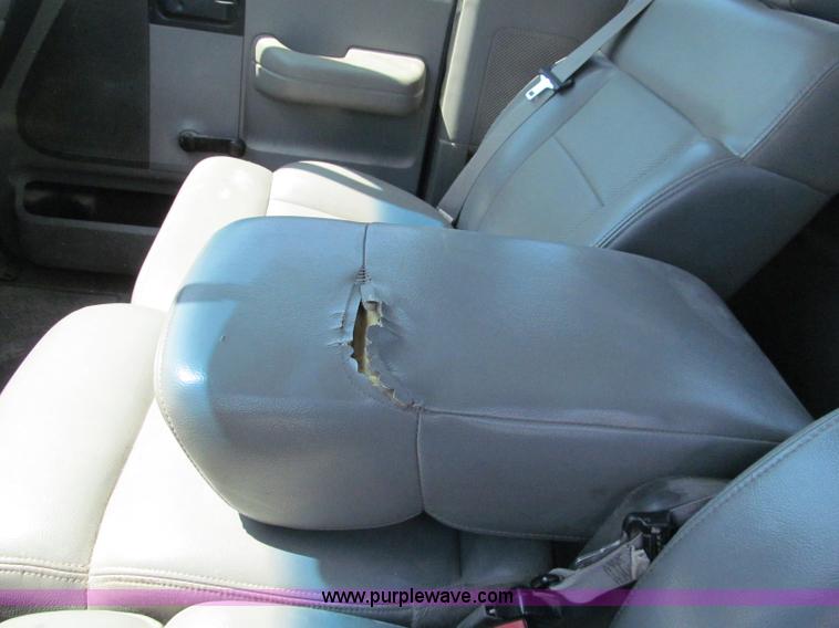 image for item E2135 2005 Ford F150 XL pickup truck