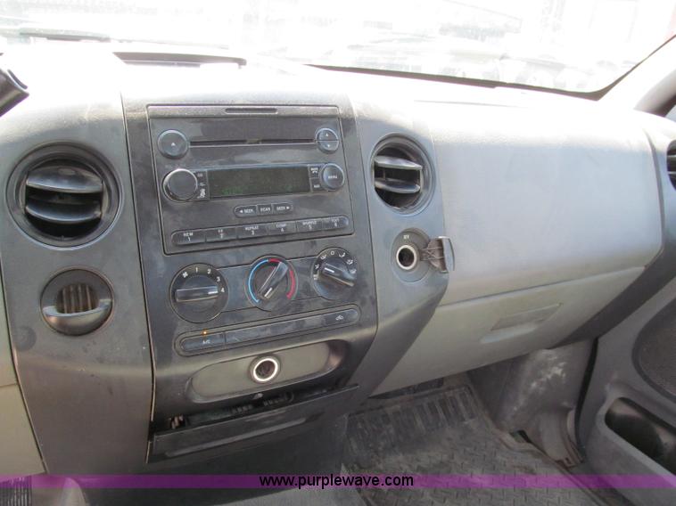 image for item E2135 2005 Ford F150 XL pickup truck