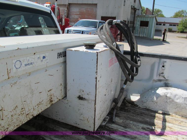 image for item E2135 2005 Ford F150 XL pickup truck