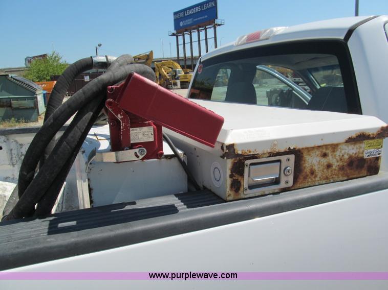 image for item E2135 2005 Ford F150 XL pickup truck