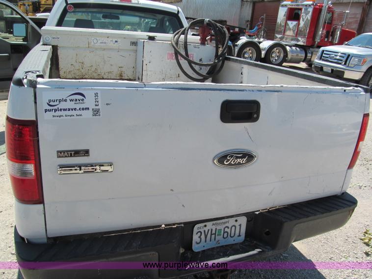 image for item E2135 2005 Ford F150 XL pickup truck