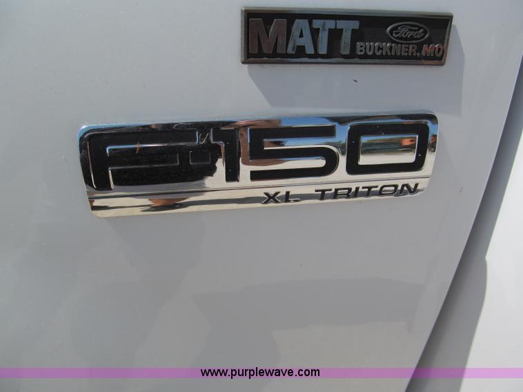 image for item E2135 2005 Ford F150 XL pickup truck