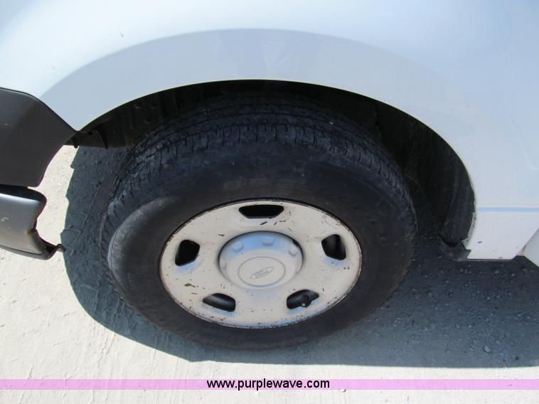 image for item E2135 2005 Ford F150 XL pickup truck