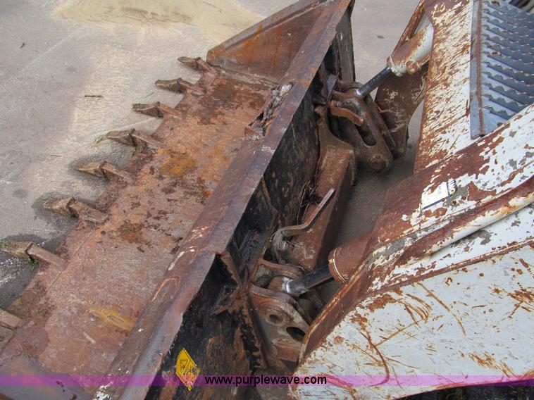 image for item E2172 2004 Takeuchi TL150 track skid steer