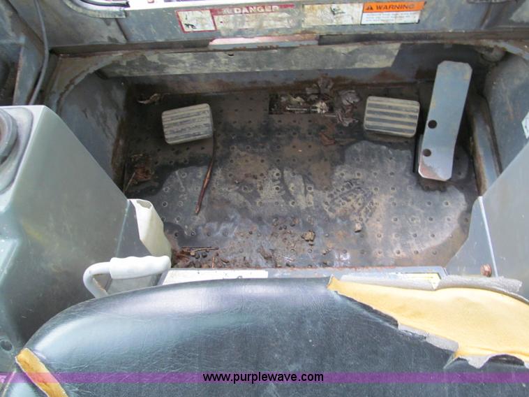 image for item E2172 2004 Takeuchi TL150 track skid steer