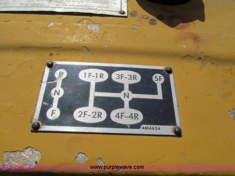 image for item E2191 1964 Caterpillar D6B dozer