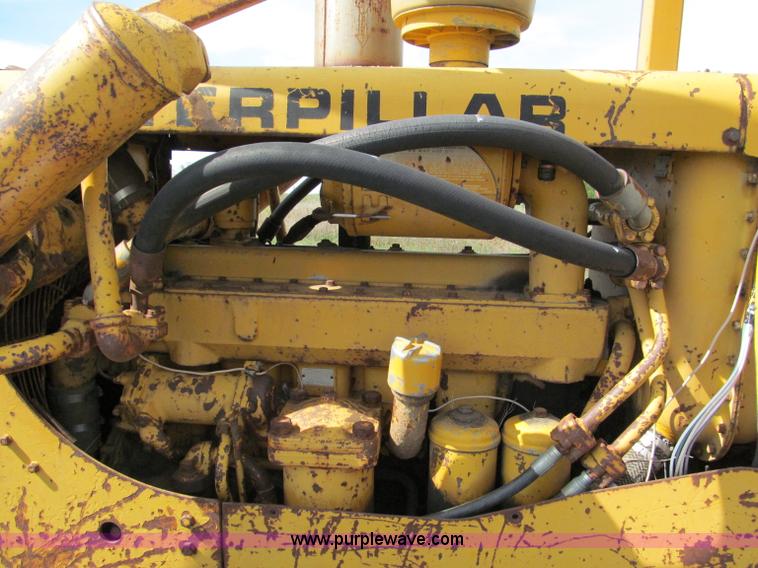 image for item E2191 1964 Caterpillar D6B dozer