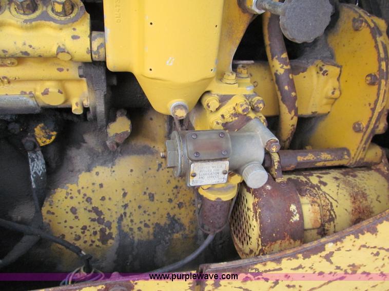 image for item E2191 1964 Caterpillar D6B dozer
