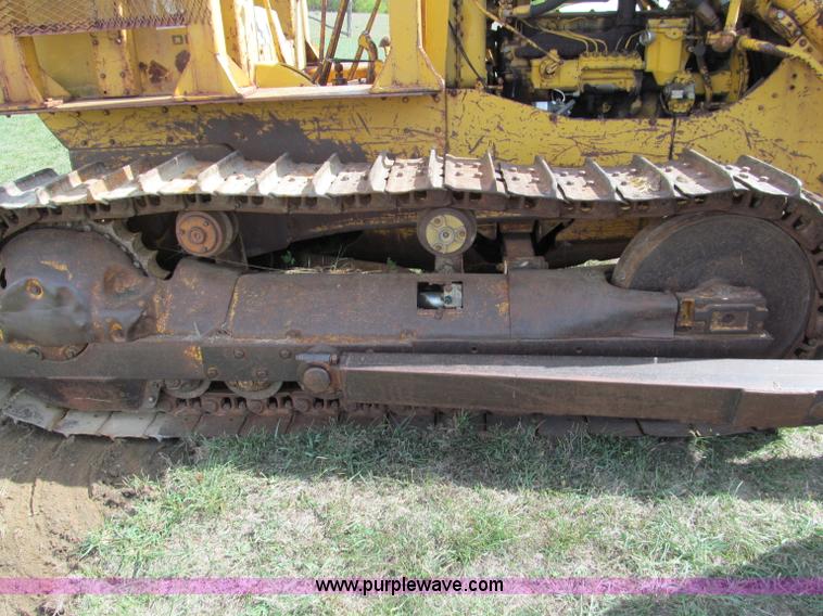 image for item E2191 1964 Caterpillar D6B dozer