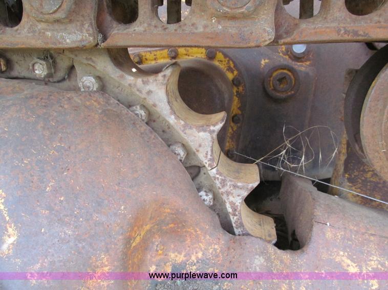 image for item E2191 1964 Caterpillar D6B dozer