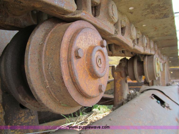 image for item E2191 1964 Caterpillar D6B dozer