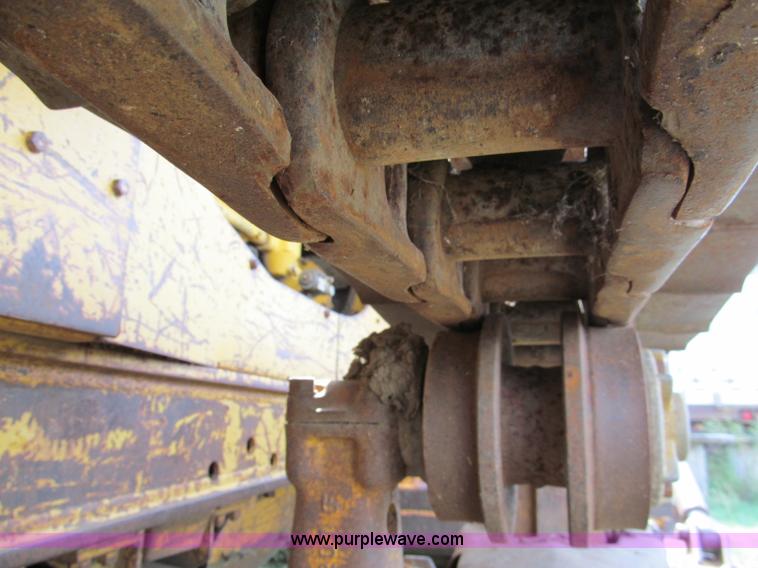 image for item E2191 1964 Caterpillar D6B dozer
