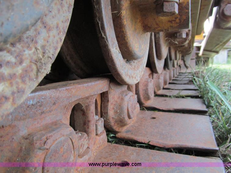 image for item E2191 1964 Caterpillar D6B dozer