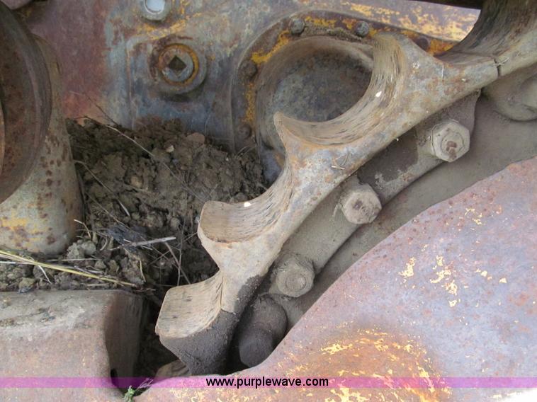 image for item E2191 1964 Caterpillar D6B dozer