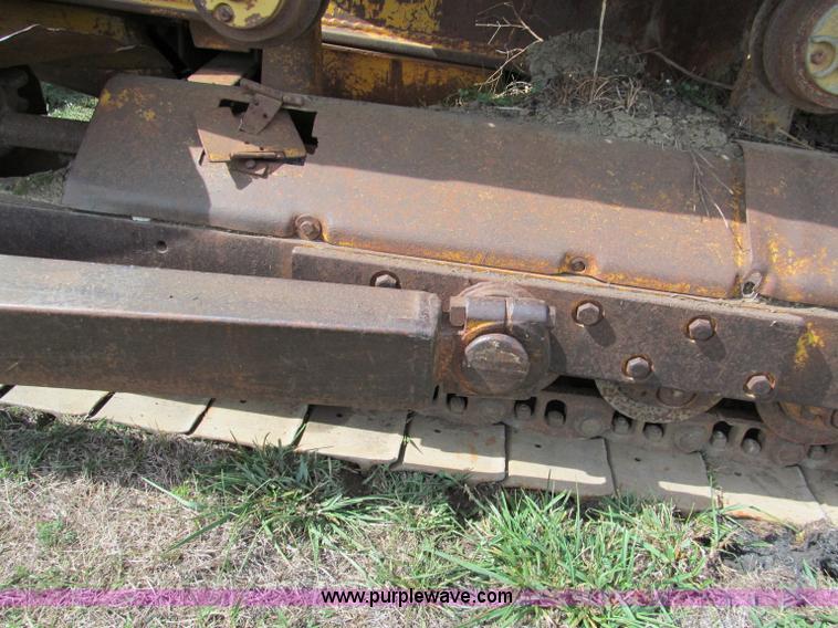 image for item E2191 1964 Caterpillar D6B dozer