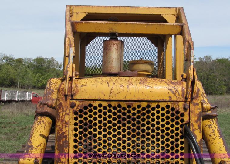 image for item E2191 1964 Caterpillar D6B dozer