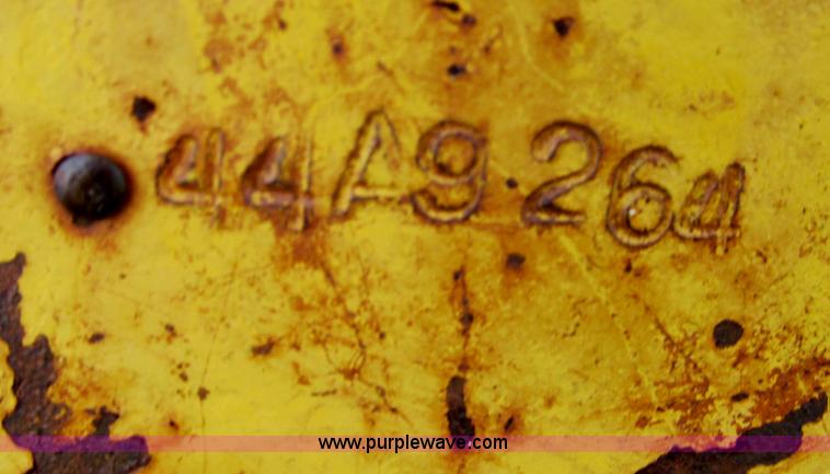 image for item E2191 1964 Caterpillar D6B dozer