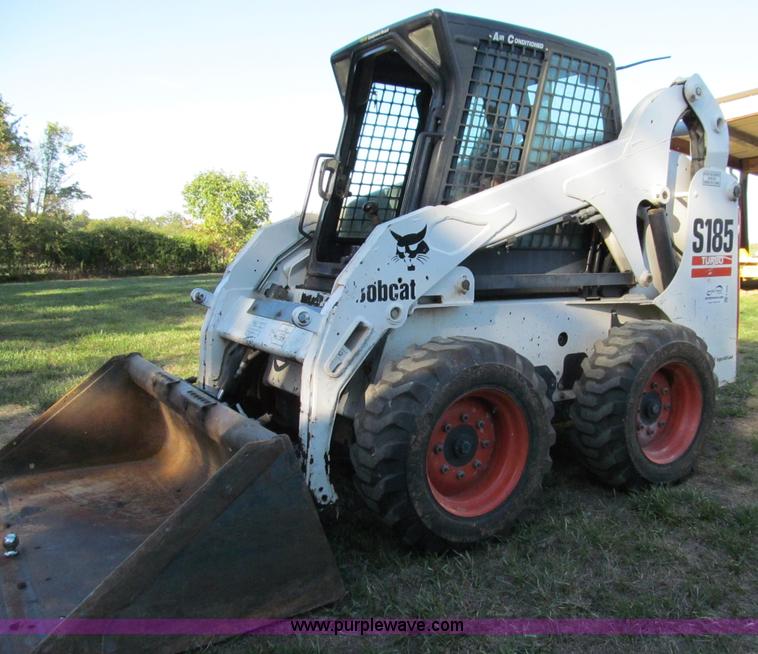 image for item E3508 2004 Bobcat S185 Turbo skid steer