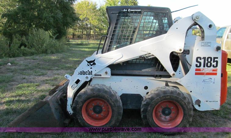 image for item E3508 2004 Bobcat S185 Turbo skid steer