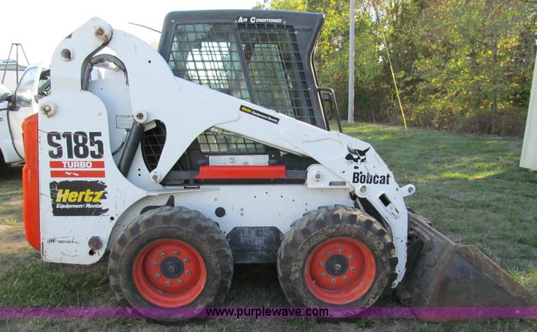 image for item E3508 2004 Bobcat S185 Turbo skid steer