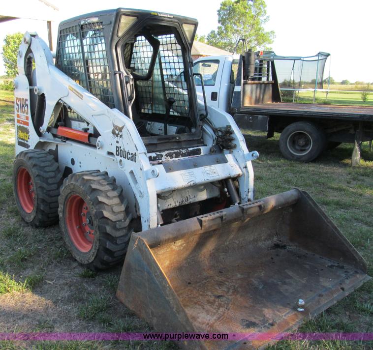 image for item E3508 2004 Bobcat S185 Turbo skid steer