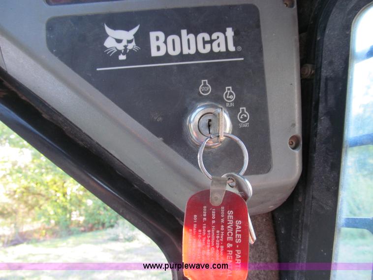 image for item E3508 2004 Bobcat S185 Turbo skid steer