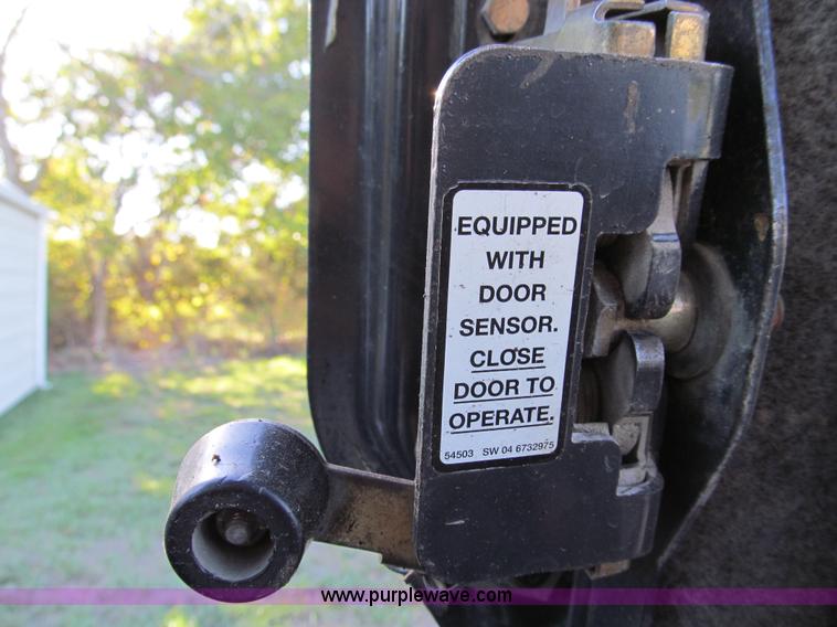 image for item E3508 2004 Bobcat S185 Turbo skid steer