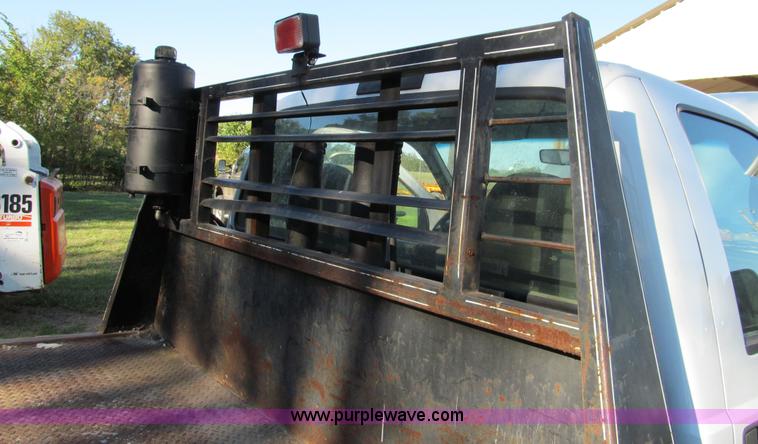 image for item E3509 1999 Ford F350 Super Duty flatbed pickup truck