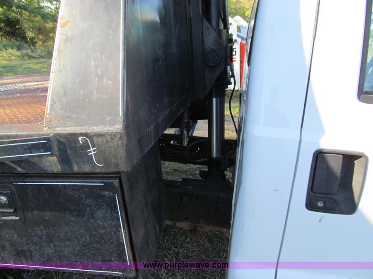 image for item E3509 1999 Ford F350 Super Duty flatbed pickup truck