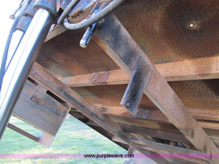 image for item E3509 1999 Ford F350 Super Duty flatbed pickup truck