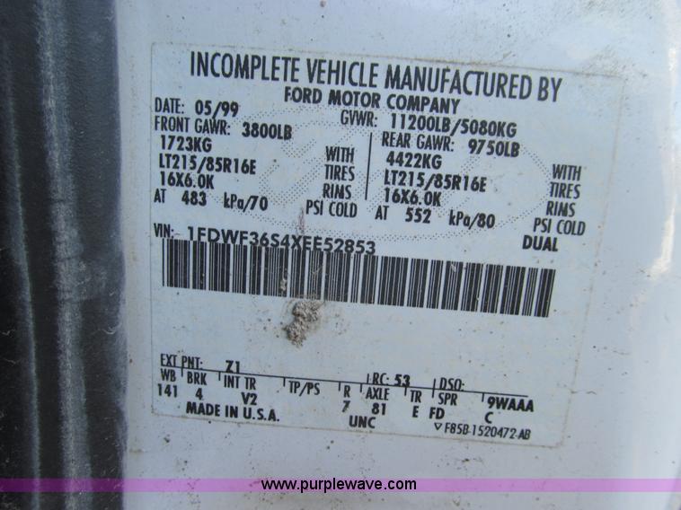 image for item E3509 1999 Ford F350 Super Duty flatbed pickup truck