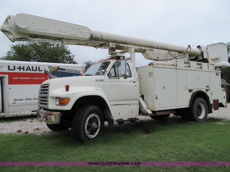 image for item E3515 1995 Ford F800 bucket truck