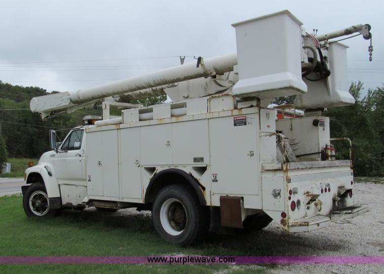 image for item E3515 1995 Ford F800 bucket truck