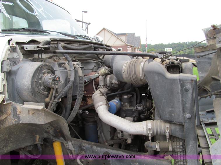 image for item E3515 1995 Ford F800 bucket truck