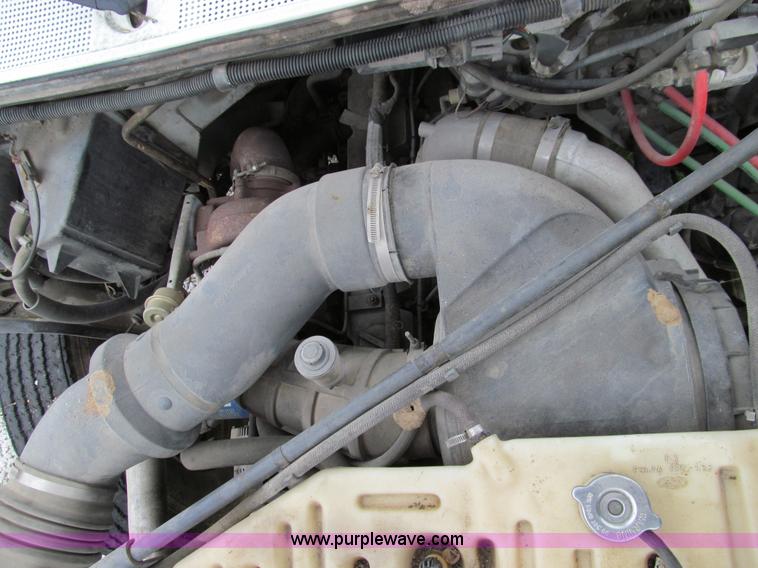 image for item E3515 1995 Ford F800 bucket truck