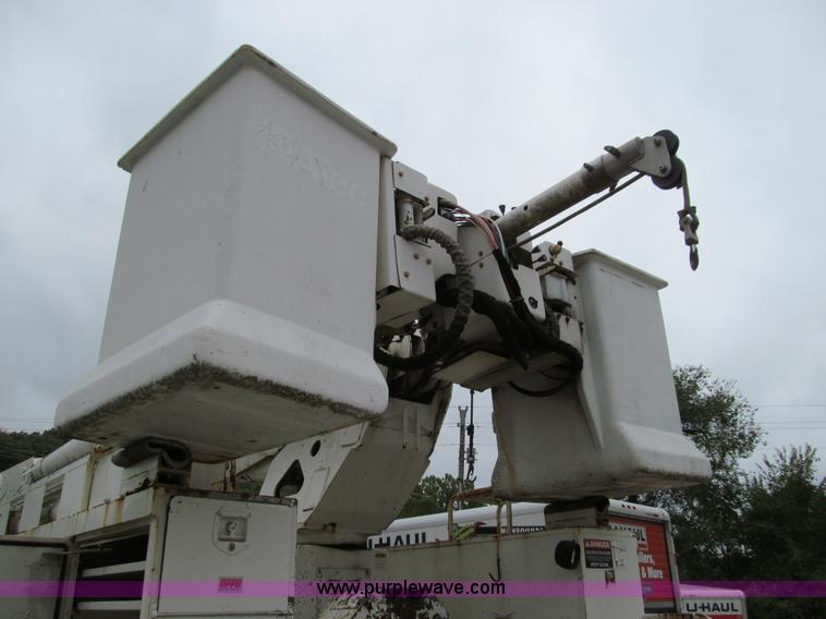 image for item E3515 1995 Ford F800 bucket truck