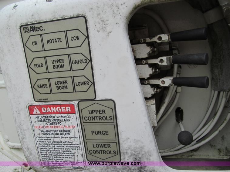 image for item E3515 1995 Ford F800 bucket truck