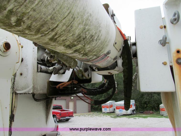 image for item E3515 1995 Ford F800 bucket truck