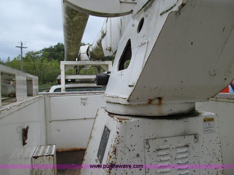 image for item E3515 1995 Ford F800 bucket truck